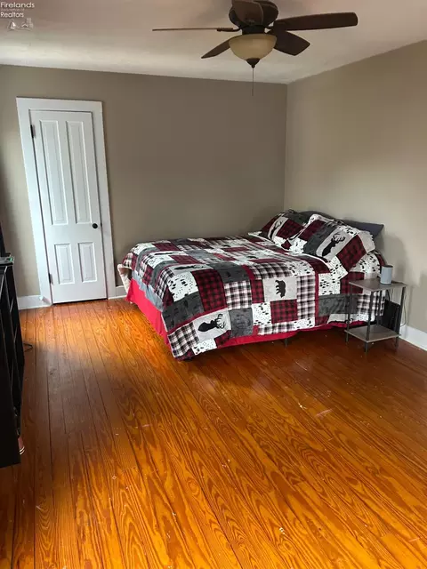 Bedroom - 725 Myrtle Ave, Willard, OH 44890 photo 4 of 4