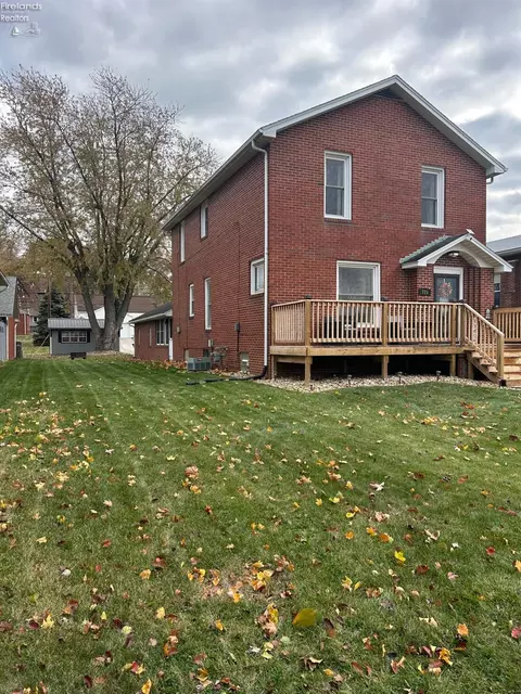 Exterior - 725 Myrtle Ave, Willard, OH 44890 photo 2 of 4