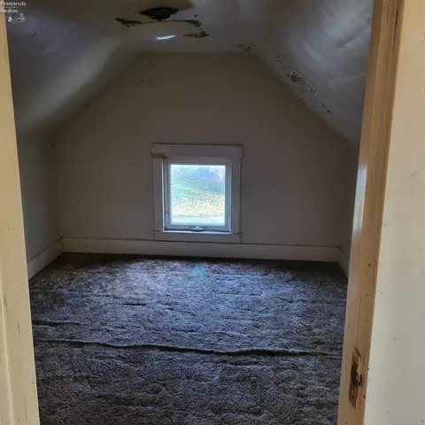 Bedroom - 410 Keefer St, Willard, OH 44890 photo 2 of 4