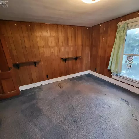 Bedroom - 410 Keefer St, Willard, OH 44890 photo 4 of 4