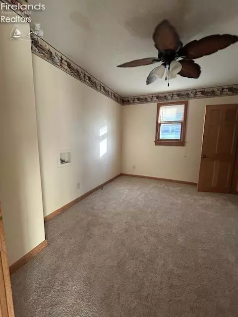 317 Dale Ave, Willard, OH 44890 photo 8