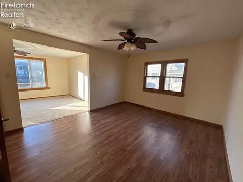 317 Dale Ave, Willard, OH 44890 photo 7