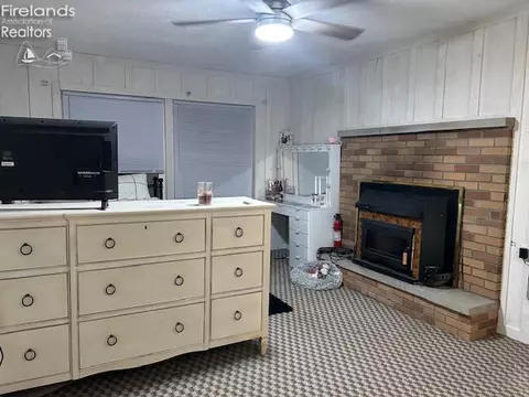 Bedroom - 3876 Townsend Angling Rd, Collins, OH 44826 photo 1 of 4