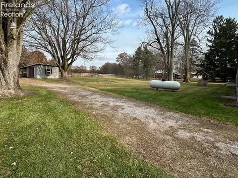 Exterior - 3876 Townsend Angling Rd, Collins, OH 44826 photo 7 of 8