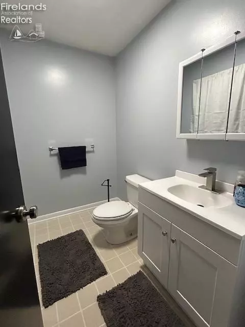 Bath - 3876 Townsend Angling Rd, Collins, OH 44826 photo 3 of 4