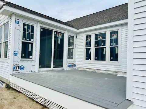 5409 N Pin Tail Dr, Port Clinton, OH 43452