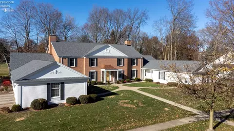 5 Patrician Dr #E, Norwalk, OH 44857