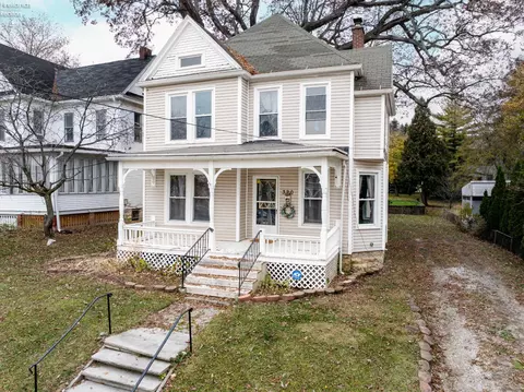 320 High St, Fremont, OH 43420