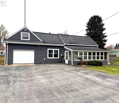 417 Race St, Clyde, OH 43410
