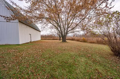 Exterior - 360 S Bridge Rd, Marblehead, OH 43440 photo 12 of 18
