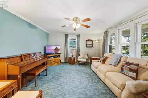 Living - 360 S Bridge Rd, Marblehead, OH 43440 photo 2 of 5