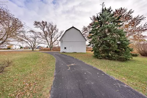 Exterior - 360 S Bridge Rd, Marblehead, OH 43440 photo 14 of 18