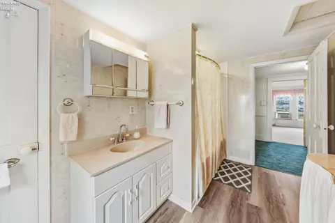 Bath - 360 S Bridge Rd, Marblehead, OH 43440 photo 3 of 3