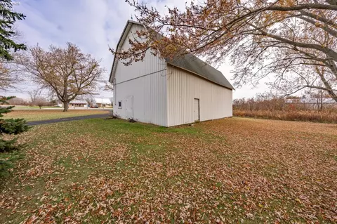 Exterior - 360 S Bridge Rd, Marblehead, OH 43440 photo 13 of 18