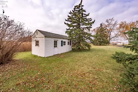 Exterior - 360 S Bridge Rd, Marblehead, OH 43440 photo 16 of 18