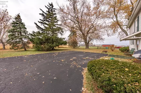 Exterior - 360 S Bridge Rd, Marblehead, OH 43440 photo 6 of 18