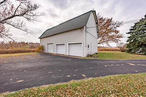 Exterior - 360 S Bridge Rd, Marblehead, OH 43440 photo 8 of 18