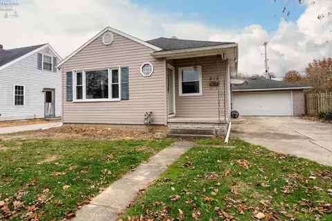 615 Gibson St, Fremont, OH 43420