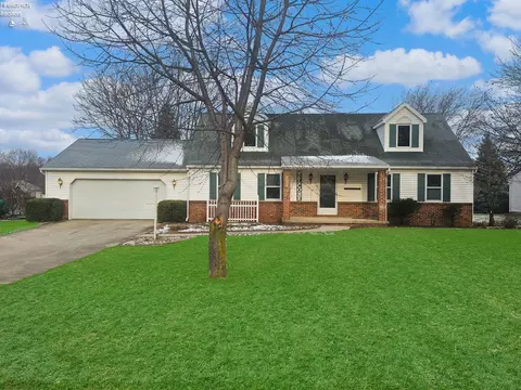 827 W Maple St, Clyde, OH 43410