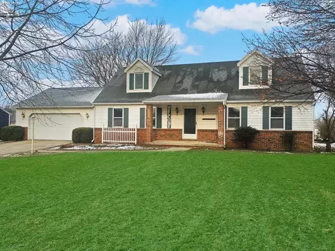 827 W Maple St, Clyde, OH 43410 photo 3