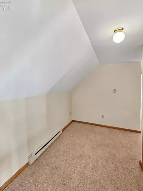 827 W Maple St, Clyde, OH 43410 photo 36
