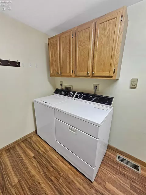 827 W Maple St, Clyde, OH 43410 photo 26
