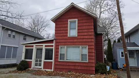 446 Lynn Ave, Lakeside, OH 43440