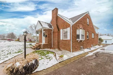 301 Schiller Ave, Sandusky, OH 44870