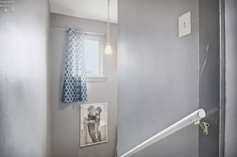 Entry Way - 316 Maplewood St, Willard, OH 44890 photo 3 of 3