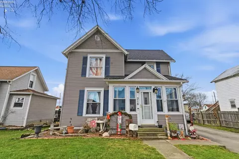 316 Maplewood St, Willard, OH 44890