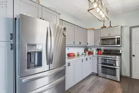 Kitchen - 316 Maplewood St, Willard, OH 44890 photo 2 of 3