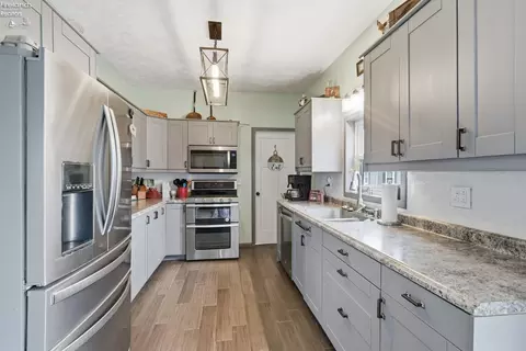 Kitchen - 316 Maplewood St, Willard, OH 44890 photo 1 of 3