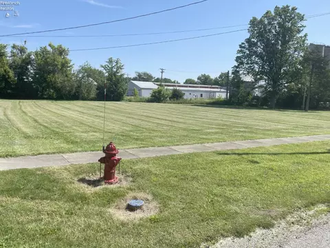 209 Maple St, Republic, OH 44867 photo 2