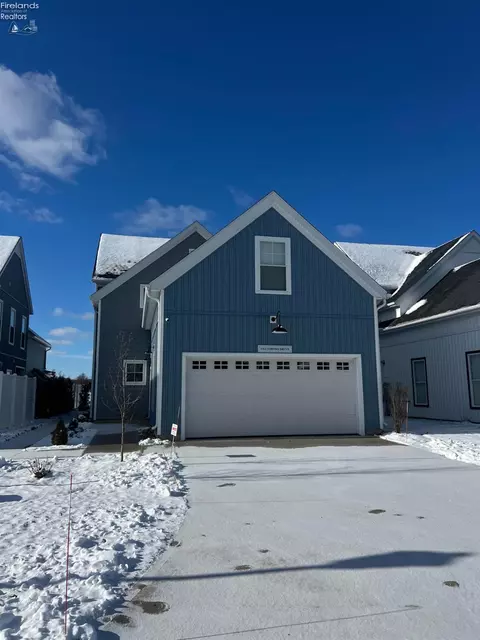 2362 Torino Dr, Port Clinton, OH 43452