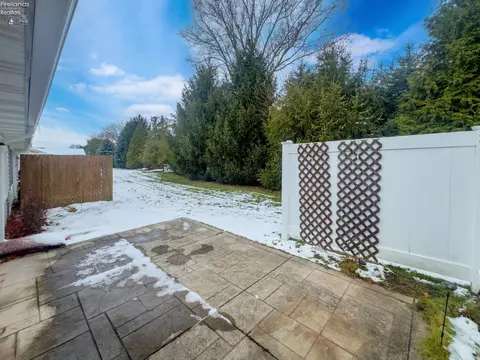 1002 Brittany Dr, Huron, OH 44839 photo 5