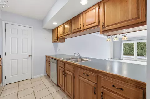 1002 Brittany Dr, Huron, OH 44839 photo 22