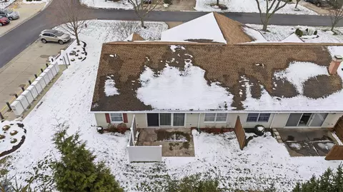 1002 Brittany Dr, Huron, OH 44839 photo 3