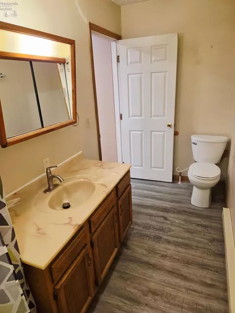 Bath - 7717 Mason Rd, Sandusky, OH 44870 photo 2 of 5