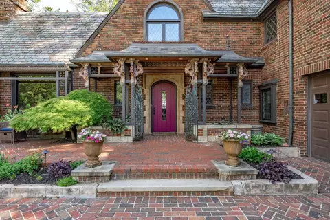 13904 Edgewater, Lakewood, OH 44107