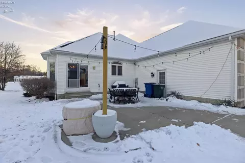 Exterior - 5519 Manhattan Dr, Lorain, OH 44053 photo 6 of 17