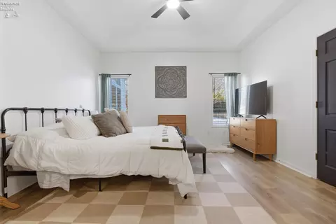 Bedroom - 5519 Manhattan Dr, Lorain, OH 44053 photo 3 of 11