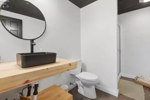 Bath - 5519 Manhattan Dr, Lorain, OH 44053 photo 3 of 5
