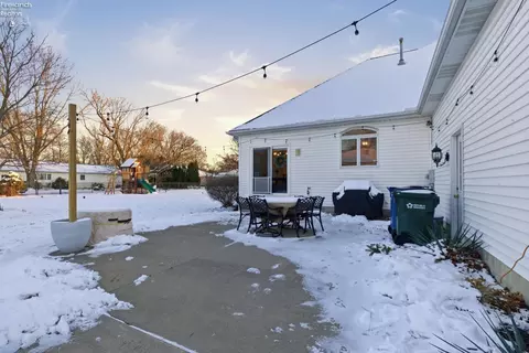 Exterior - 5519 Manhattan Dr, Lorain, OH 44053 photo 5 of 17