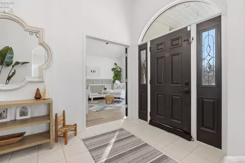 Entry Way - 5519 Manhattan Dr, Lorain, OH 44053 photo 1 of 3