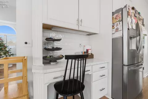 Kitchen - 5519 Manhattan Dr, Lorain, OH 44053 photo 5 of 6
