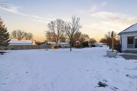 Exterior - 5519 Manhattan Dr, Lorain, OH 44053 photo 7 of 17
