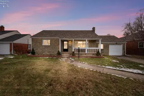 2849 Castleton, Toledo, OH 43613 photo 2