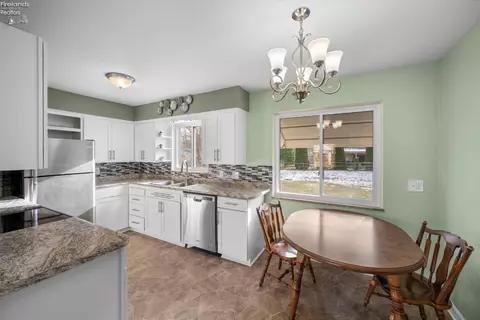 2849 Castleton, Toledo, OH 43613 photo 10