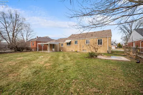 2849 Castleton, Toledo, OH 43613 photo 24
