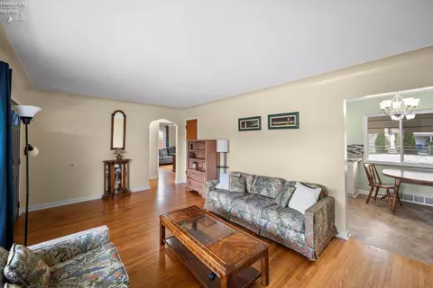 2849 Castleton, Toledo, OH 43613 photo 9